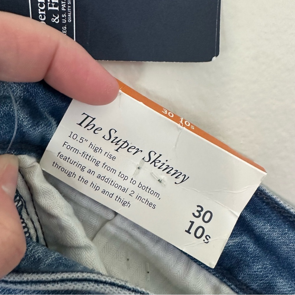 Abercrombie & Fitch The Super Skinny High‎ Rise Jeans 30/10Short - Picture 7 of 8